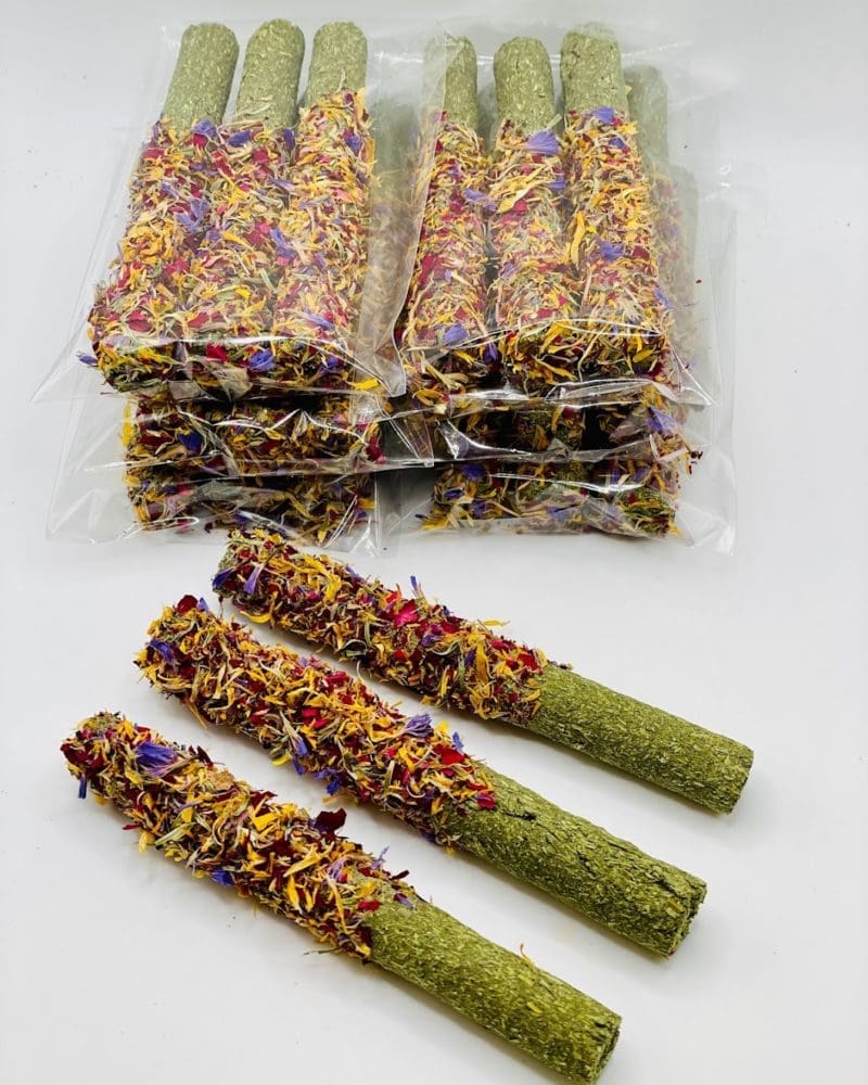 Floral Timothy Hay Sticks with Calendula, Rose & Myosotis Treat For Rabbits, Hamsters, Guinea Pigs, Chinchillas & Small Rodents