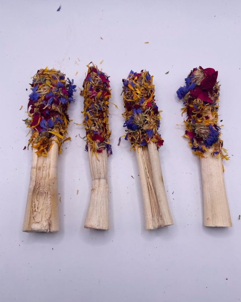 Sweet Bamboo Sticks with Banana, Calendula, Rose, Forget Me Not Treat For Rabbit, Hamsters, Guinea Pigs, Chinchillas & Small Rodents