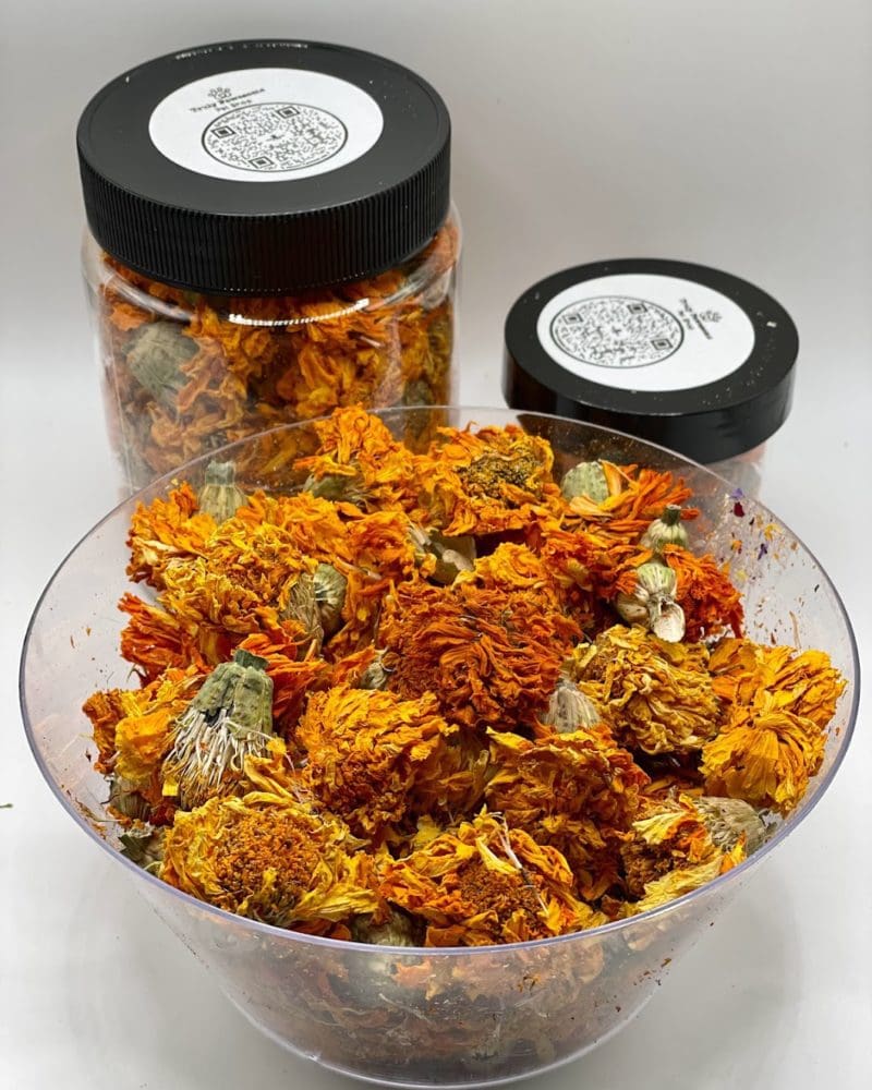 Premium Dried Marigold Flower Forage Treat For Rabbit, Hamsters, Guinea Pigs, Chinchillas & Small Rodents