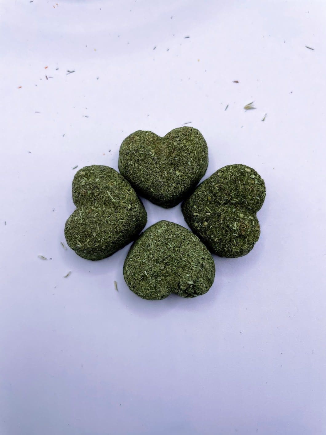 Mini Heart Timothy Hay Rabbit Treat. Also suitable for Chinchillas, Hamsters, Guinea Pigs, and other Small Rodents