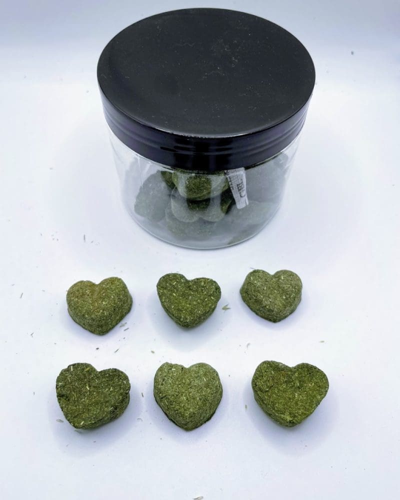 Mini Heart Timothy Hay Rabbit Treat. Also suitable for Chinchillas, Hamsters, Guinea Pigs, and other Small Animals
