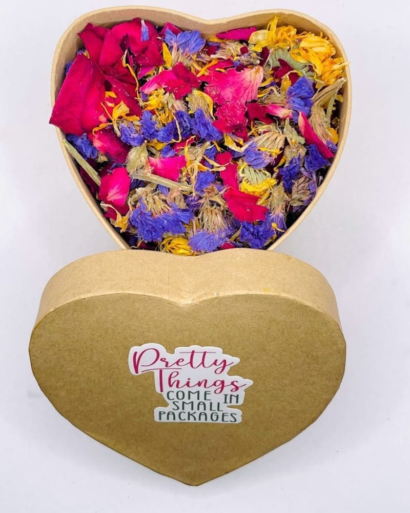 Valentine's Day Premium Forage Mix Treat For Rabbit, Hamsters, Guinea Pigs, Chinchillas & Small Rodents