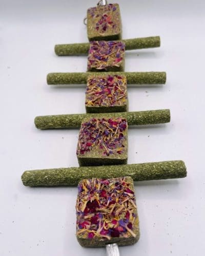 Timothy Hay Floral Grass Cube and Straw Hanging Chew Treat For Rabbit, Hamsters, Guinea Pigs, Chinchillas & Small Rodents.