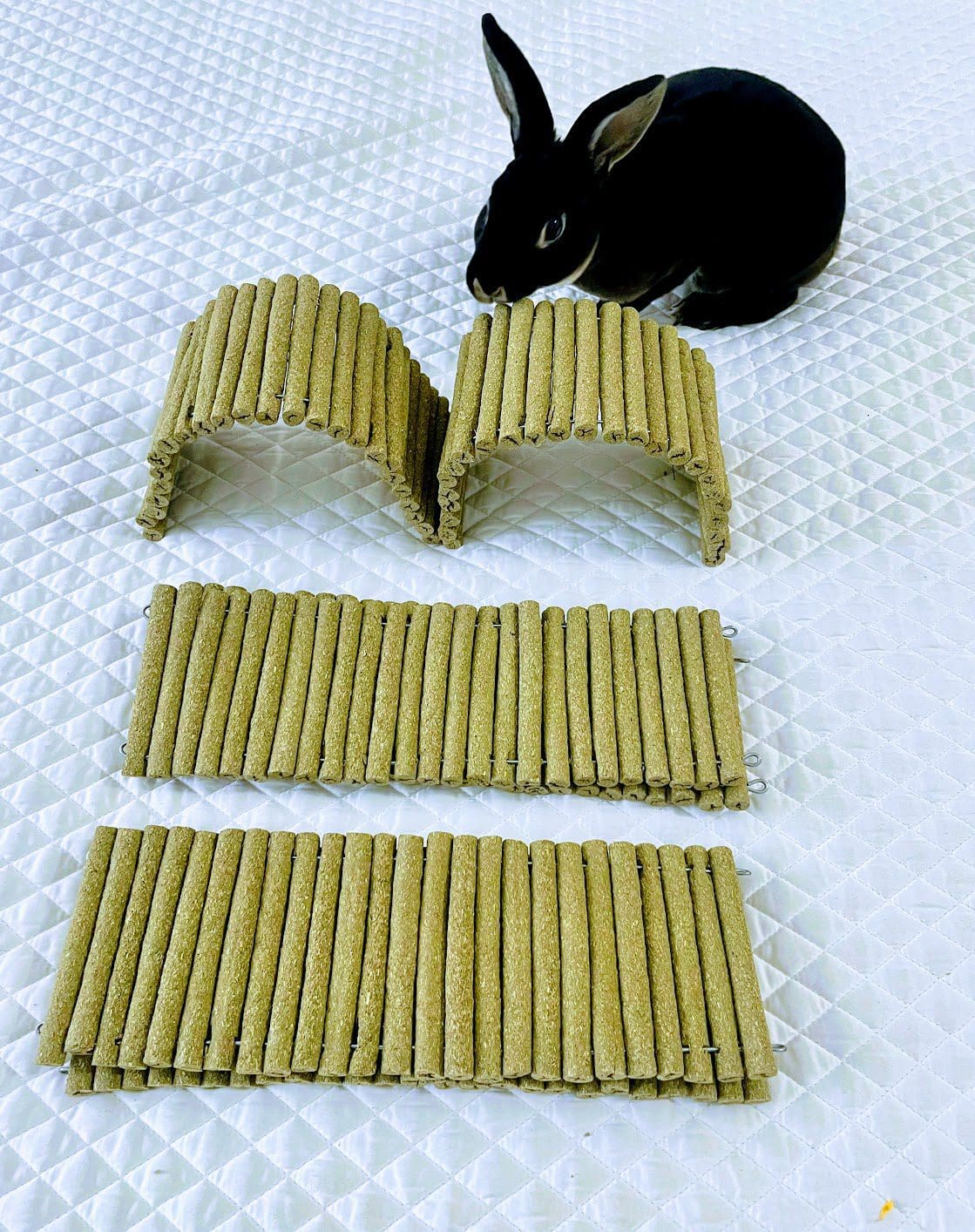 Hay Bendable Bridge Treat and Chew Toy For Rabbits, Hamsters, Guinea Pigs, Chinchillas and Small Rodents